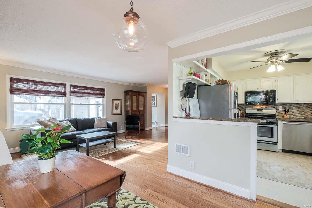 113 Woodridge Road St. Louis, MO 63122 - Photo 10 of 42 Gallery Image 10