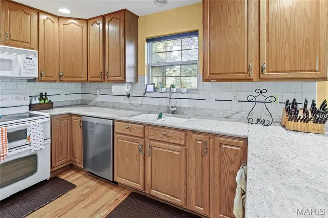 $470,000 | 121 Somerset Drive, Glen Carbon, IL 62034