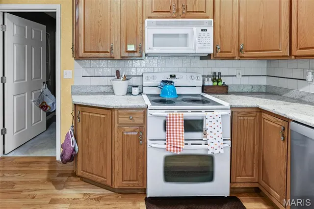 $470,000 | 121 Somerset Drive, Glen Carbon, IL 62034