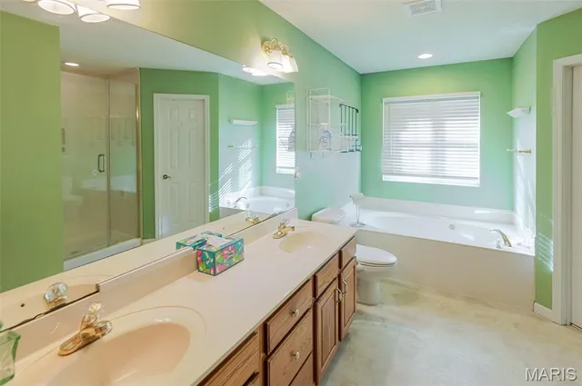 $470,000 | 121 Somerset Drive, Glen Carbon, IL 62034