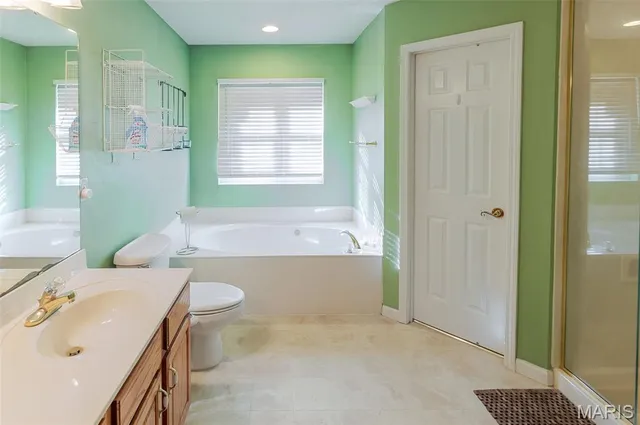 $470,000 | 121 Somerset Drive, Glen Carbon, IL 62034