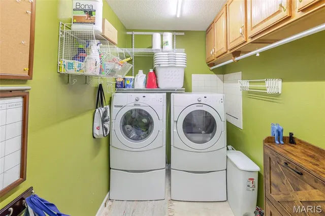 $470,000 | 121 Somerset Drive, Glen Carbon, IL 62034