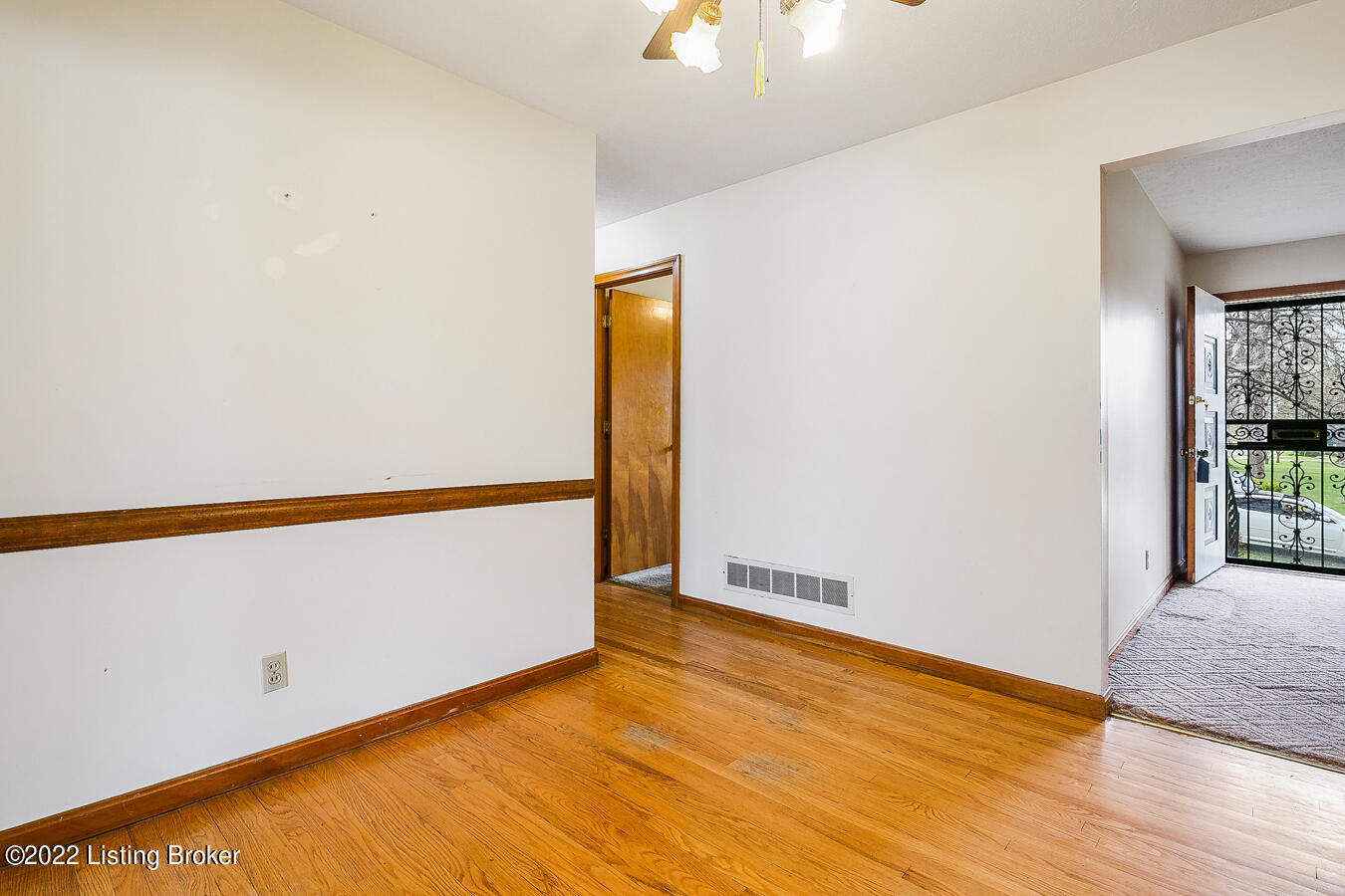6905 Fernhaven Road Louisville, KY 40228 - Photo 23 of 56 20