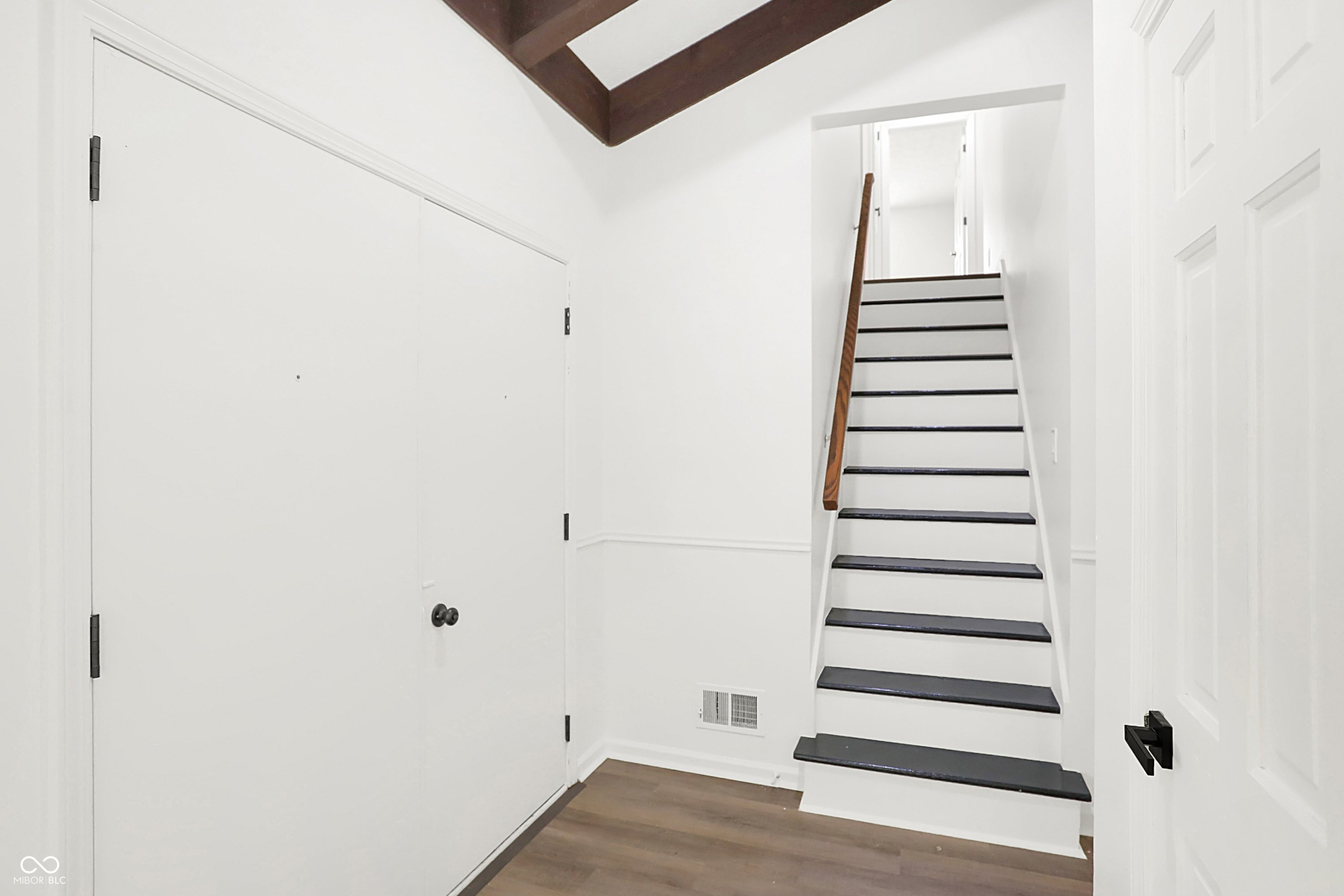220 Goodnight Road Martinsville, IN 46151 - Photo 4 of 59 Gallery Image 4