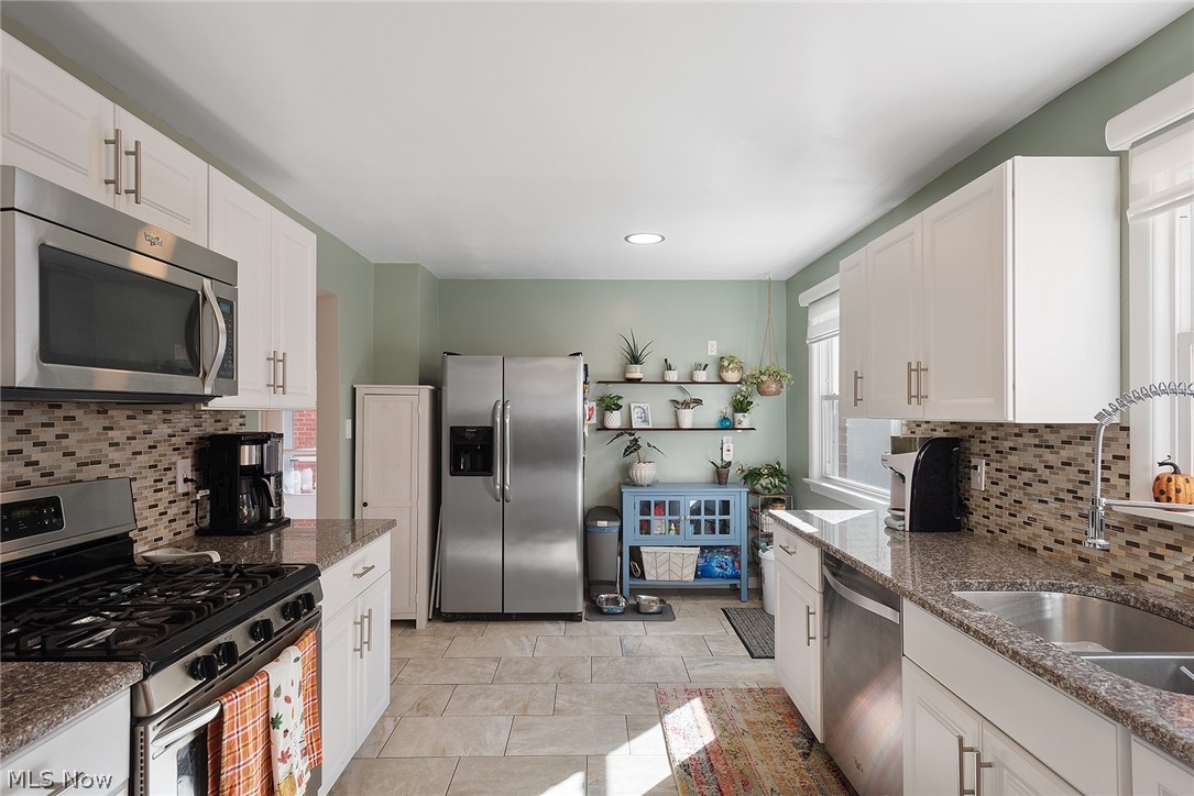 2540 Saybrook Road Cleveland, OH 44118 - Photo 11 of 31 Gallery Image 11