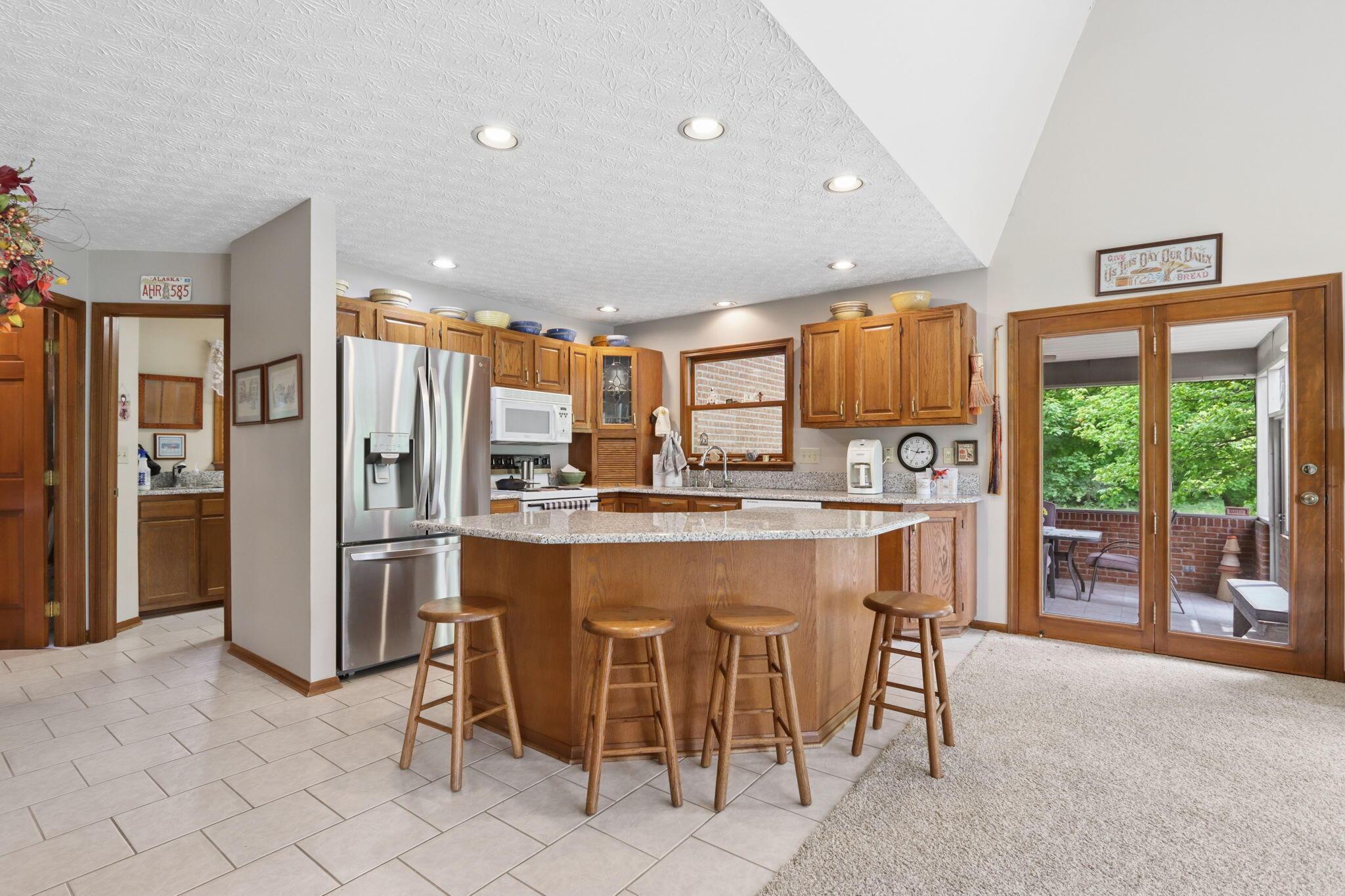 1525 Cole Road Columbus, OH 43228 - Photo 8 of 92