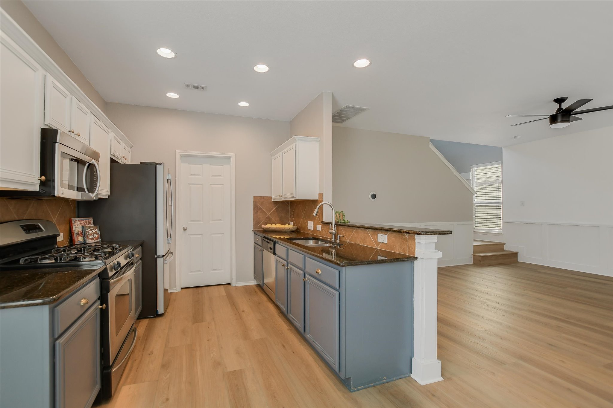 1420 Huckleberry Lane Austin, TX 78748 - Photo 9 of 21