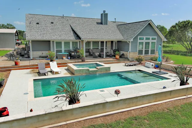 $990,000 | 1940 County Road 335, Shiner, TX 77984