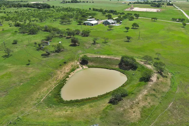$990,000 | 1940 County Road 335, Shiner, TX 77984