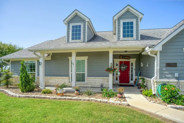 $990,000 | 1940 County Road 335, Shiner, TX 77984