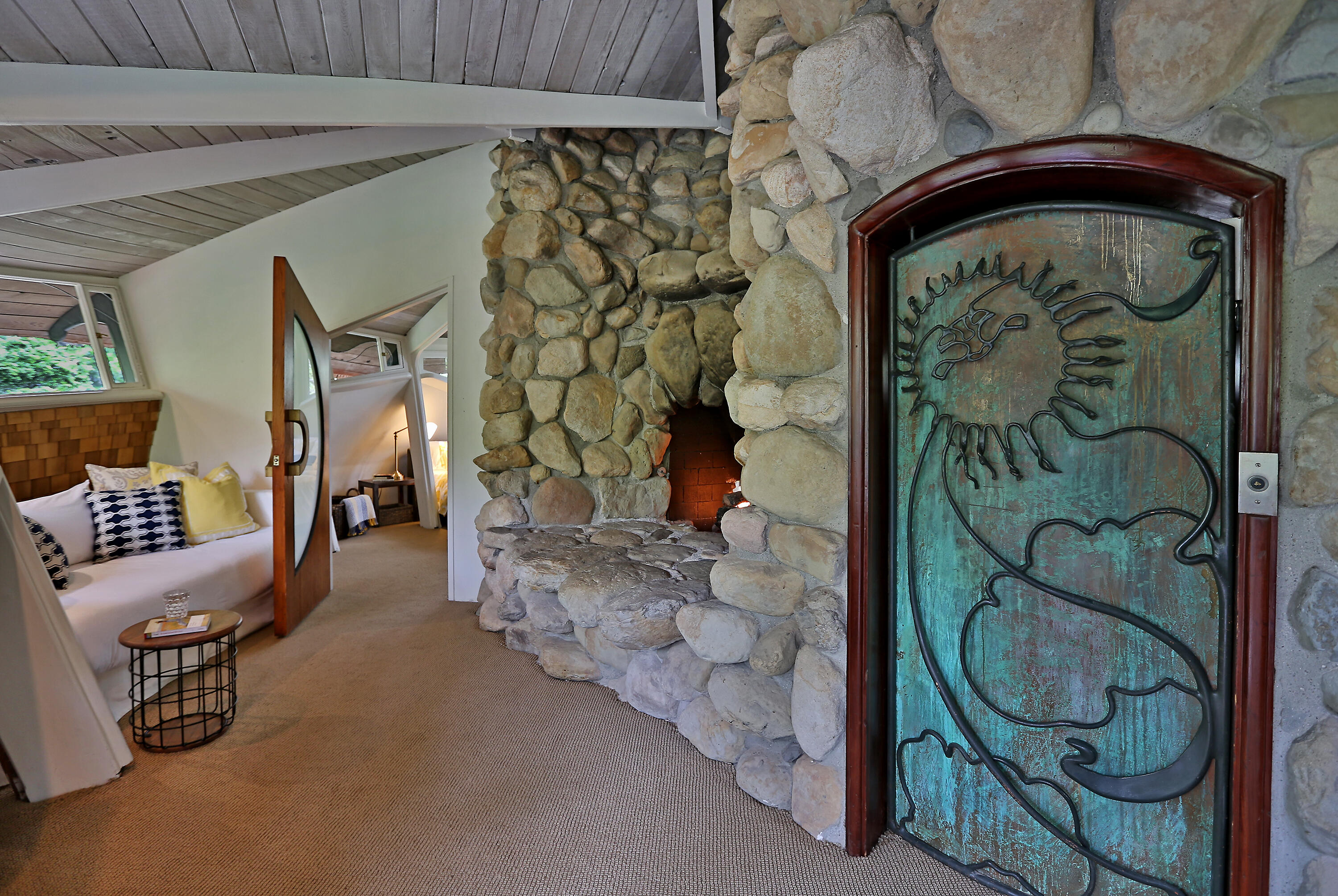 999 Andante Road Santa Barbara, CA 93105 - Photo 17 of 26 a view of entryway with furniture