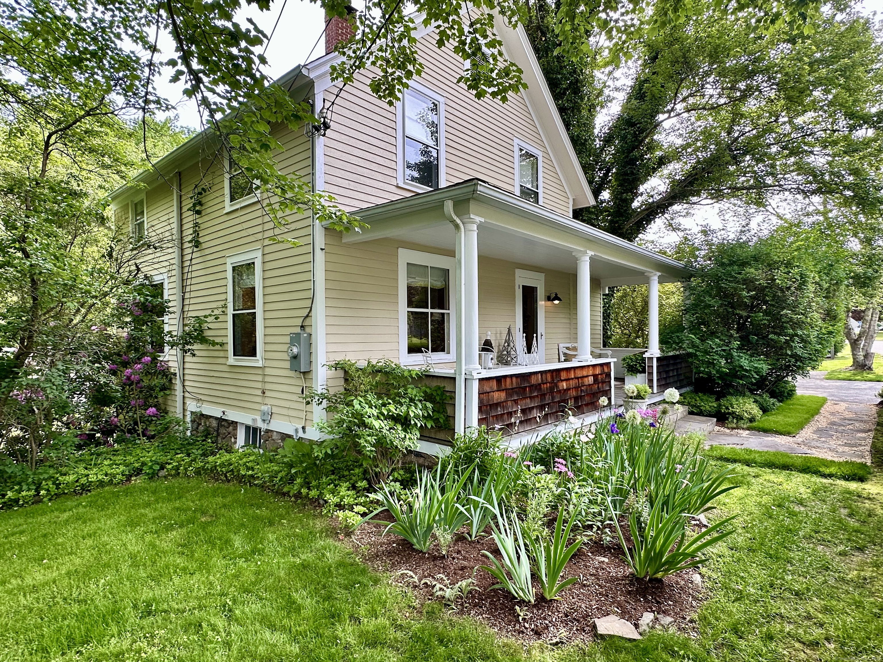 137 Main Street Chester, CT 06412 - Photo 1 of 1 Gallery Image 1