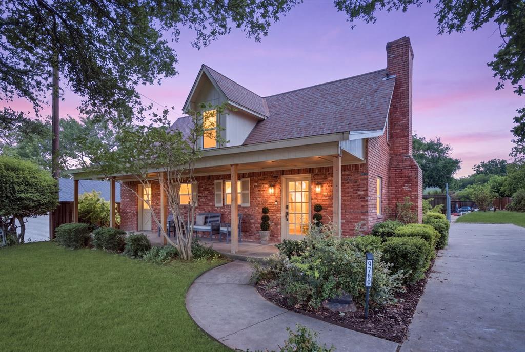 cozy traditinol on a .41 acre lot w metal shop and no hoa