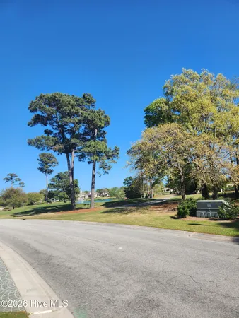 $900,000 | 723 Arboretum Drive, Wilmington, NC 28405