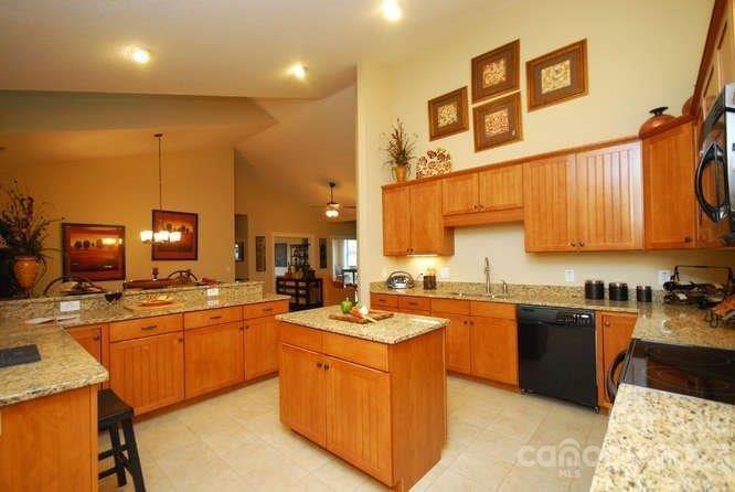 16 Brookstone Place, Unit R3 Candler, NC 28715 - Photo 10 of 19 Gallery Image 10