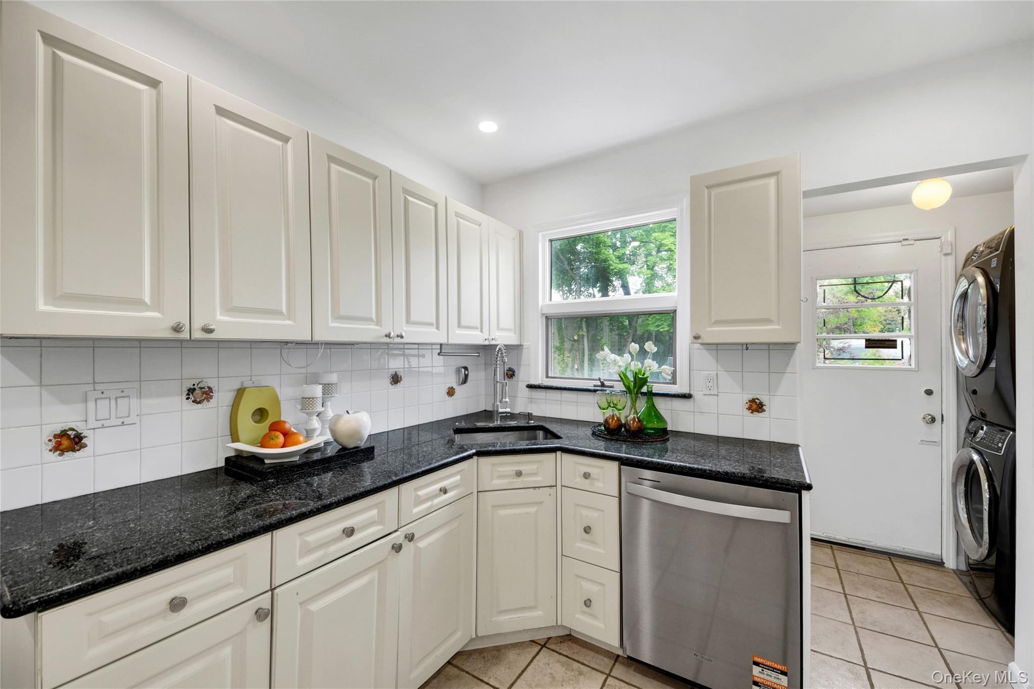 10 Cherry Avenue New Rochelle, NY 10801 - Photo 3 of 43