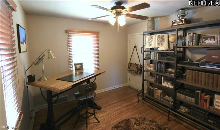 2465 Saybrook Road Cleveland, OH 44118 - Photo 16 of 23