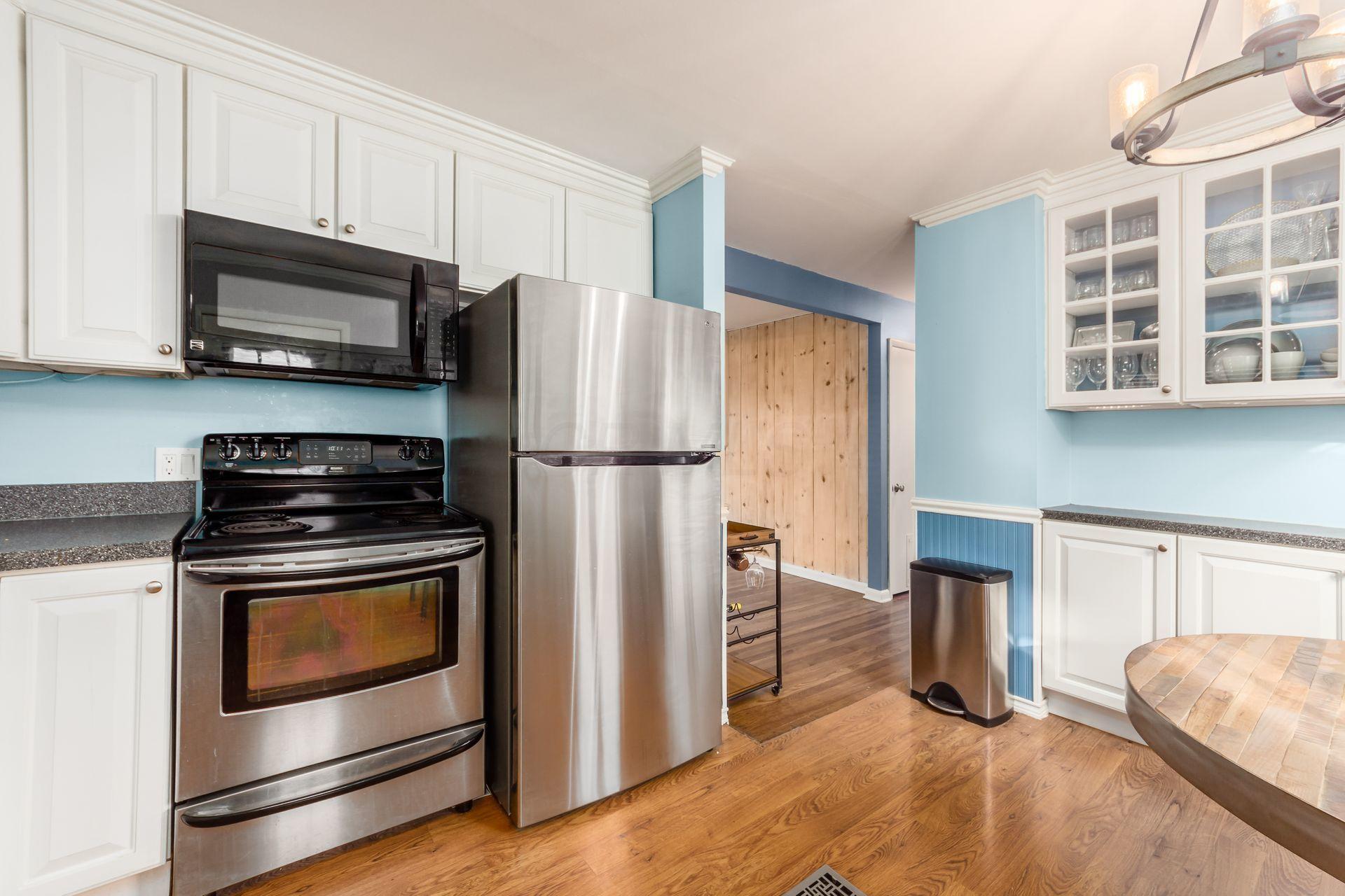 394 Old Village Road Columbus, OH 43228 - Photo 9 of 30 Gallery Image 9