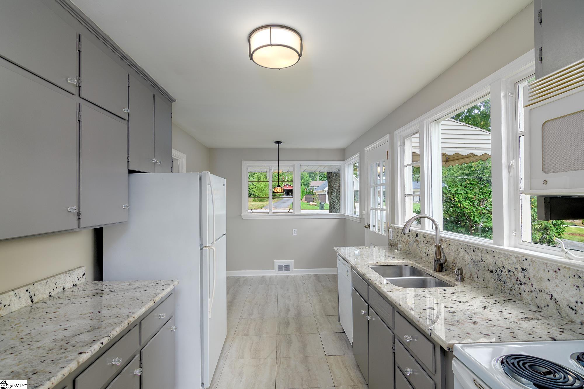 206 Laurel Road Greer, SC 29651 - Photo 14 of 41