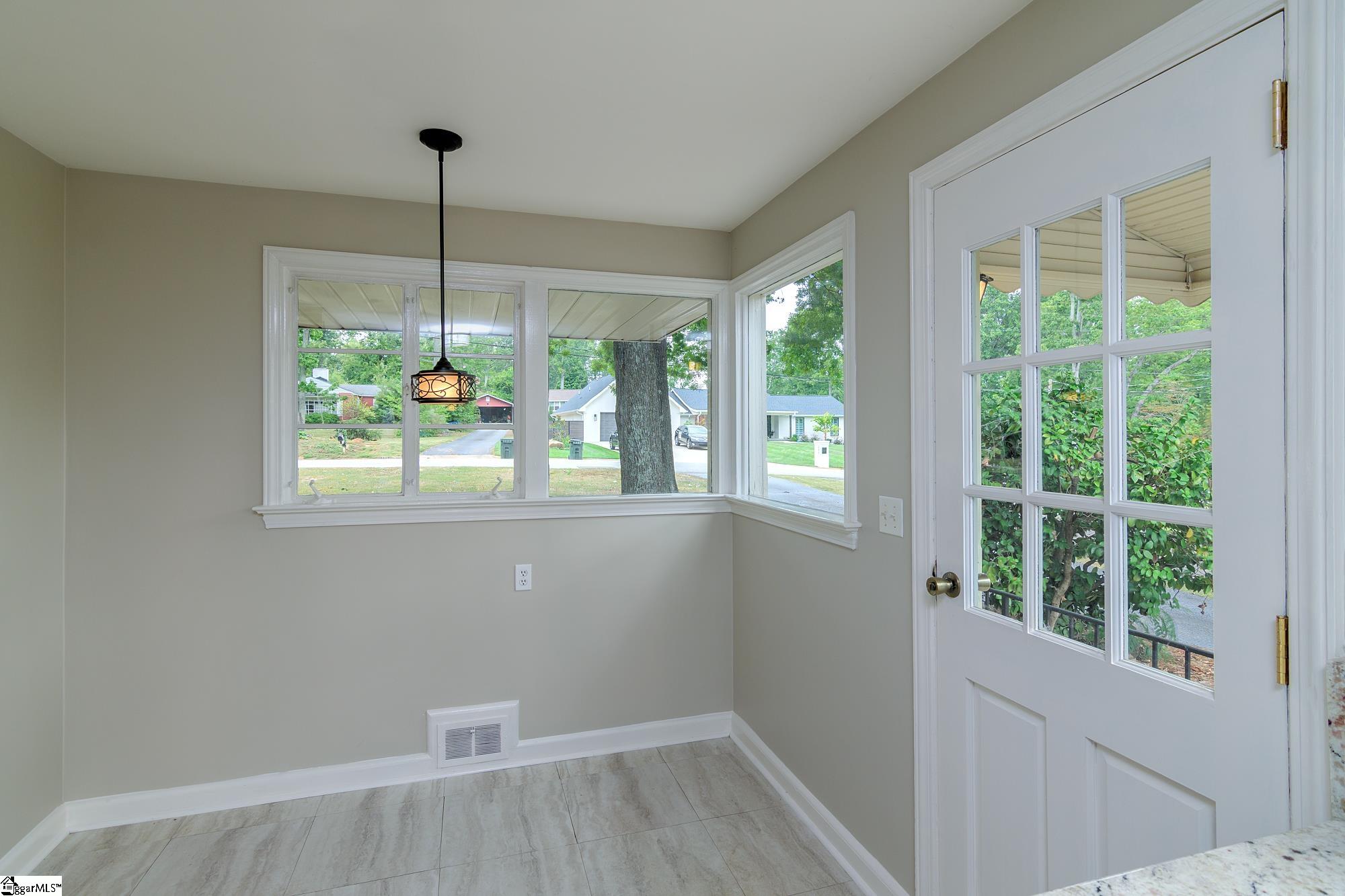 206 Laurel Road Greer, SC 29651 - Photo 16 of 41