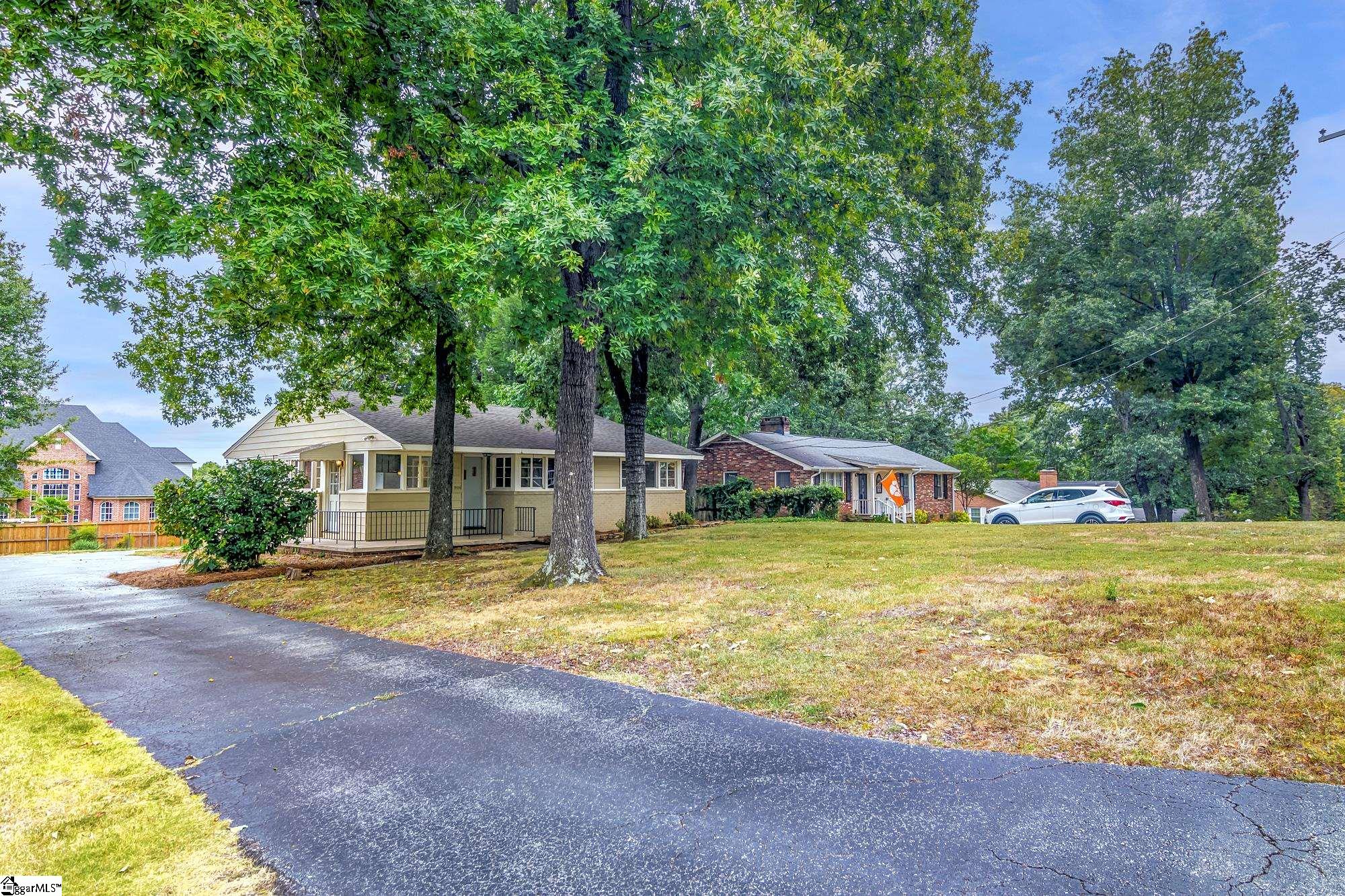 206 Laurel Road Greer, SC 29651 - Photo 2 of 41