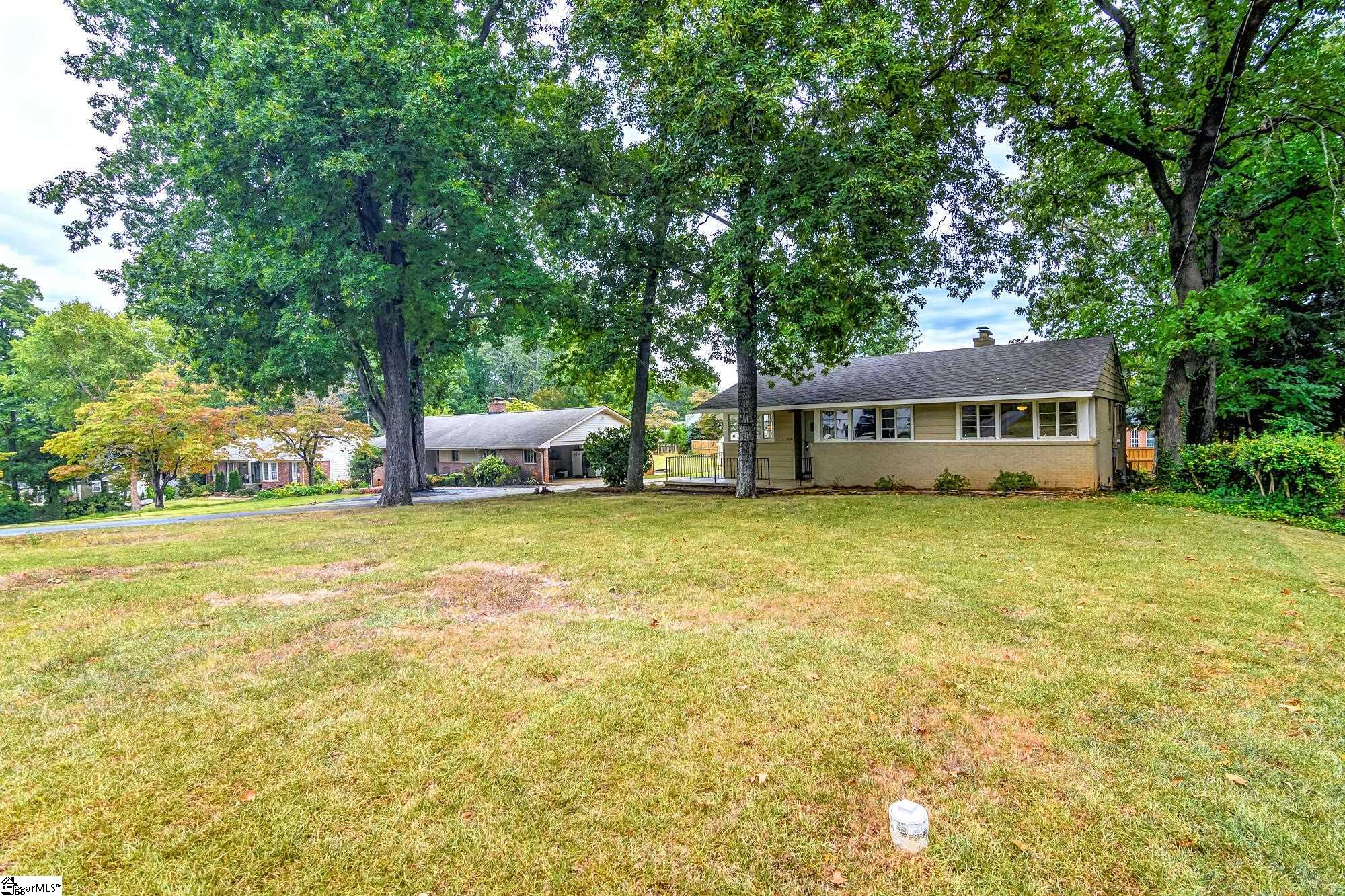 206 Laurel Road Greer, SC 29651 - Photo 3 of 41