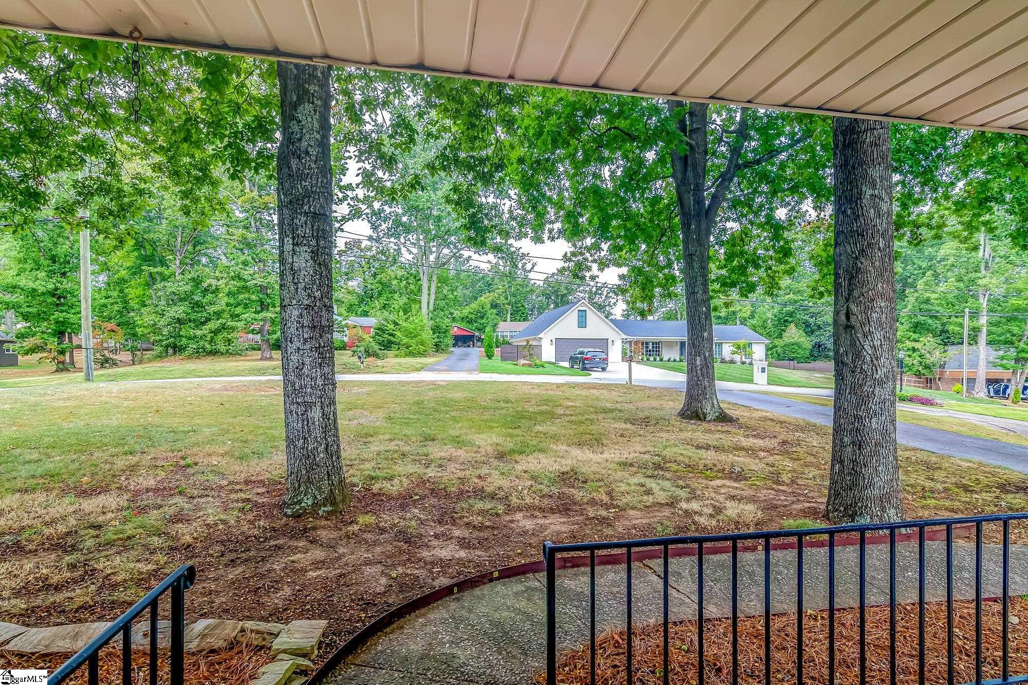 206 Laurel Road Greer, SC 29651 - Photo 5 of 41