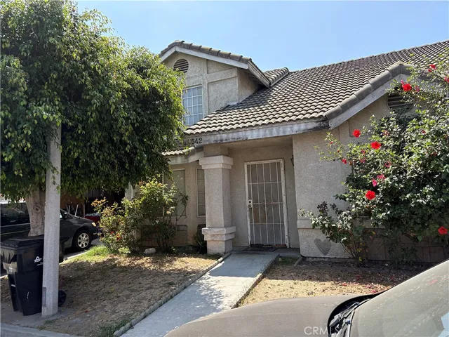 $740,000 | 5542 Sun Lane, Bell Gardens, CA 90201
