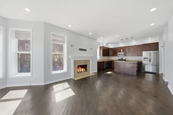 $365,000 | 4956 South Champlain Avenue, Unit 1S, Chicago, IL 60615