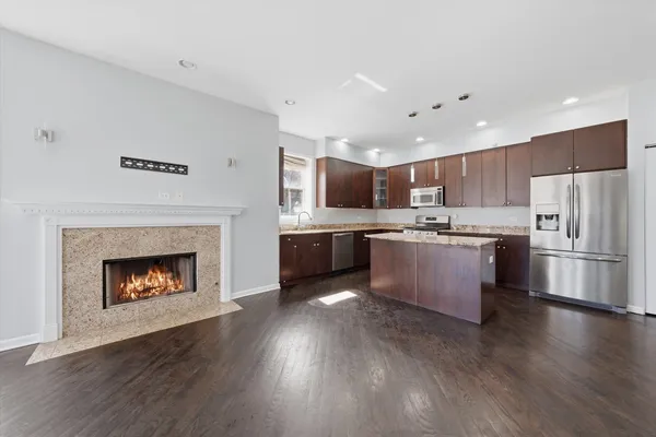 $365,000 | 4956 South Champlain Avenue, Unit 1S, Chicago, IL 60615