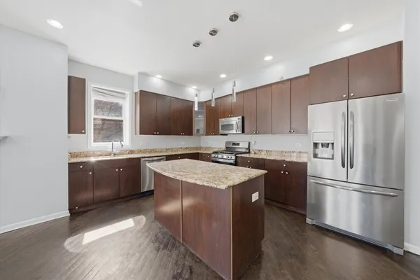 $365,000 | 4956 South Champlain Avenue, Unit 1S, Chicago, IL 60615