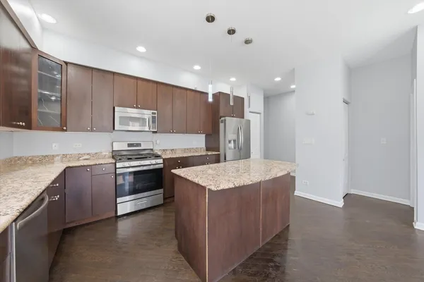 $365,000 | 4956 South Champlain Avenue, Unit 1S, Chicago, IL 60615