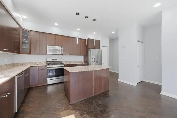 $365,000 | 4956 South Champlain Avenue, Unit 1S, Chicago, IL 60615