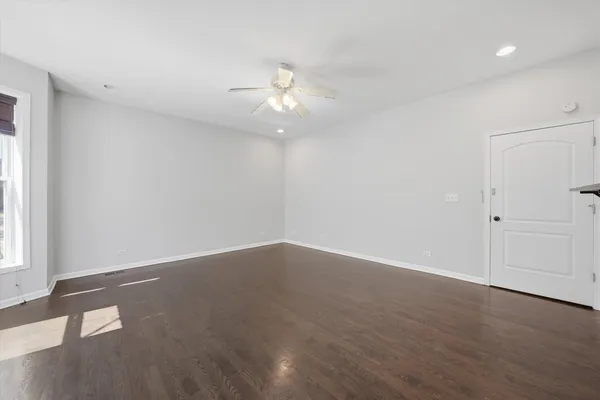 $365,000 | 4956 South Champlain Avenue, Unit 1S, Chicago, IL 60615