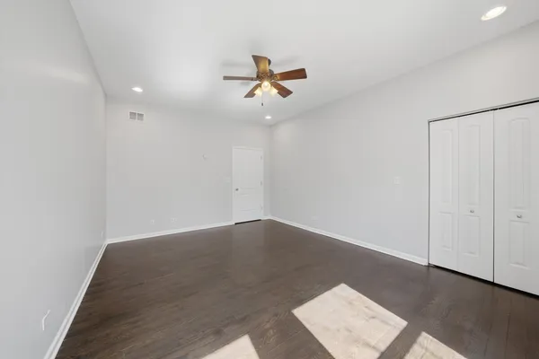$365,000 | 4956 South Champlain Avenue, Unit 1S, Chicago, IL 60615