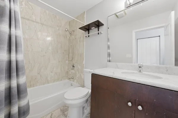 $365,000 | 4956 South Champlain Avenue, Unit 1S, Chicago, IL 60615