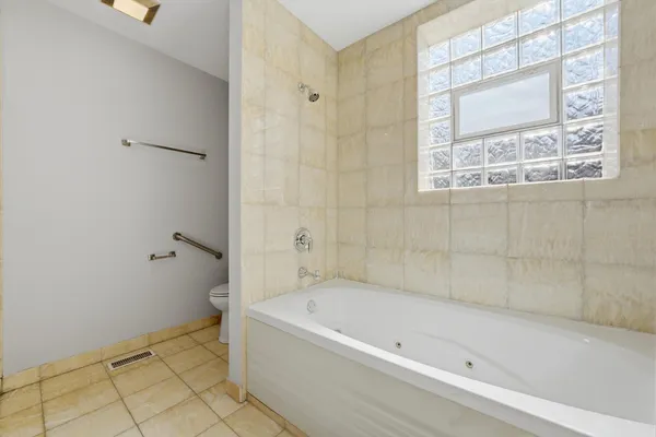 $365,000 | 4956 South Champlain Avenue, Unit 1S, Chicago, IL 60615