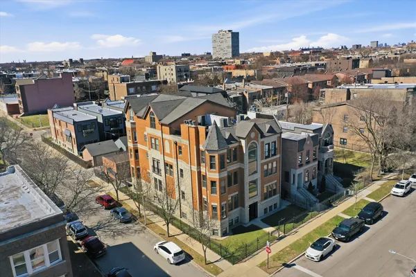 $365,000 | 4956 South Champlain Avenue, Unit 1S, Chicago, IL 60615