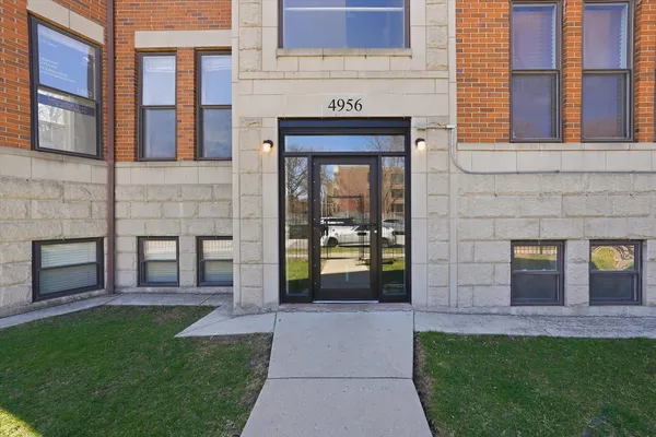 $365,000 | 4956 South Champlain Avenue, Unit 1S, Chicago, IL 60615