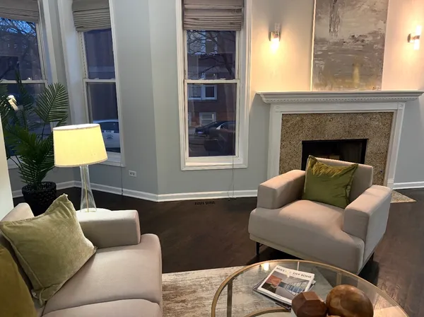 $365,000 | 4956 South Champlain Avenue, Unit 1S, Chicago, IL 60615