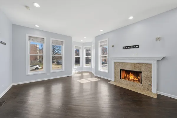 $365,000 | 4956 South Champlain Avenue, Unit 1S, Chicago, IL 60615