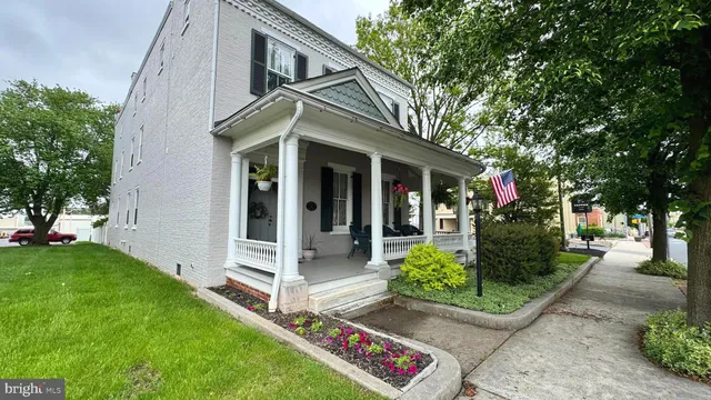 $479,000 | 13 West Main Street, Mount Joy, PA 17552