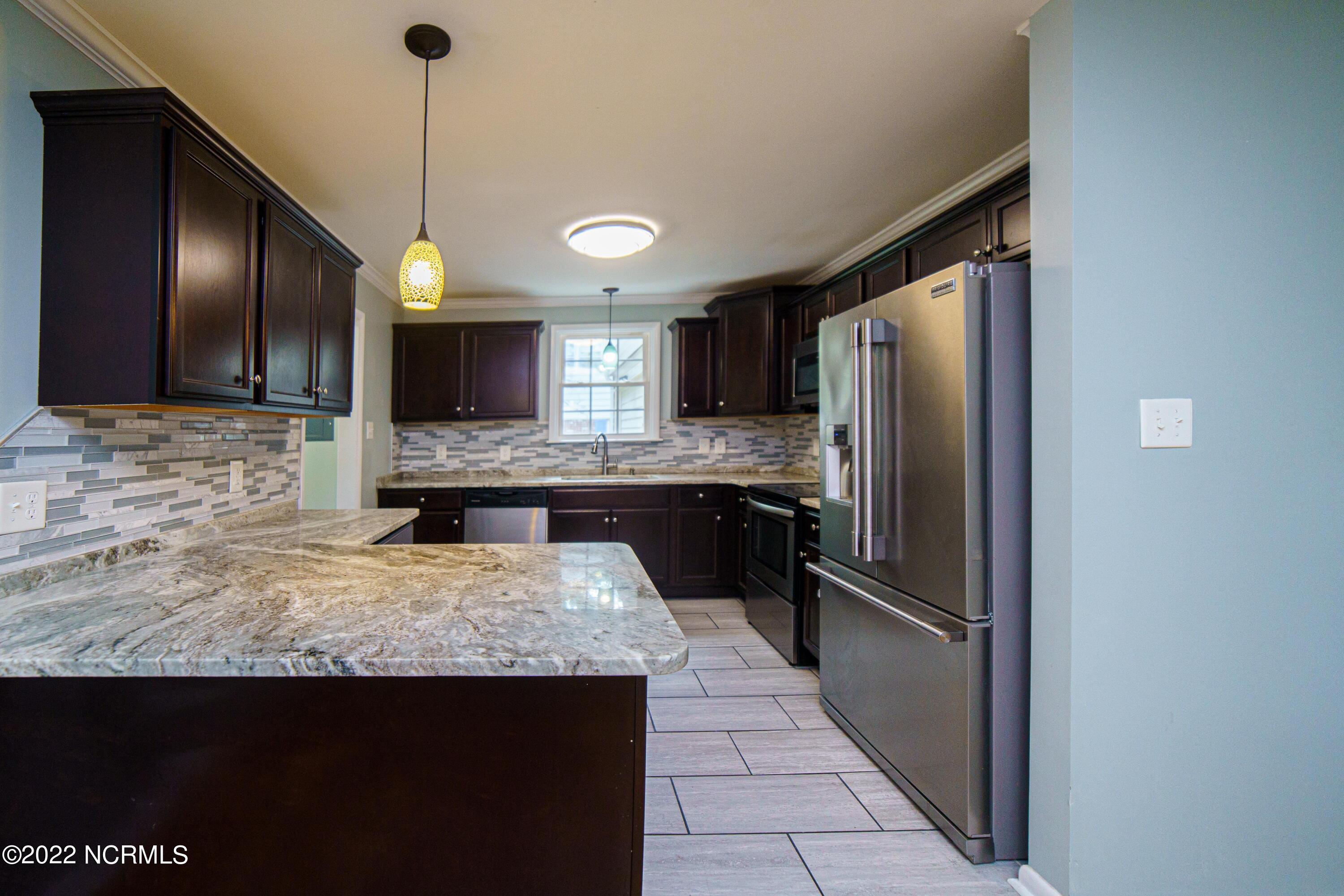 1006 Decatur Road Jacksonville, NC 28540 - Photo 12 of 50 SPS09769-HDR_fullres