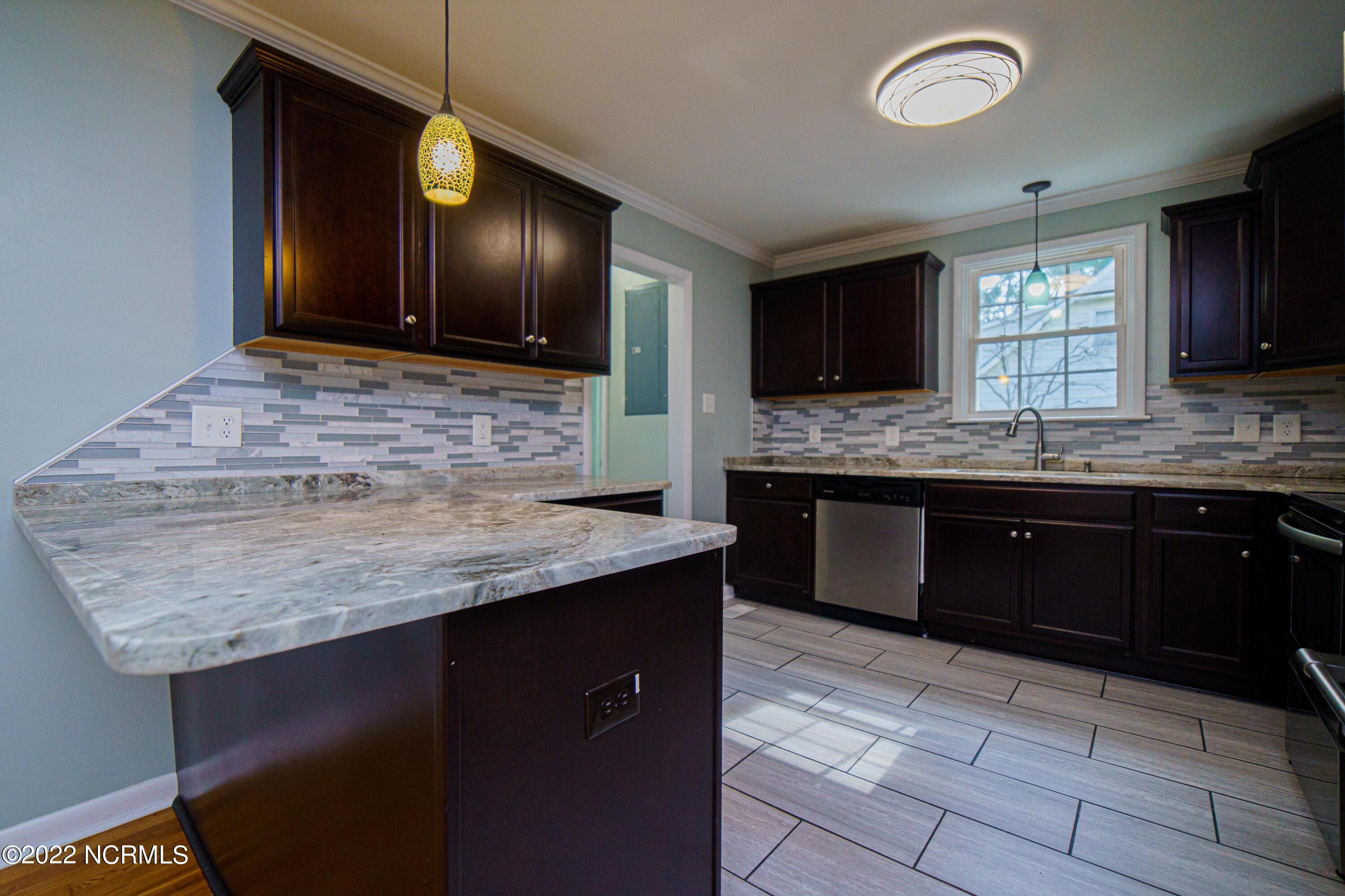 1006 Decatur Road Jacksonville, NC 28540 - Photo 13 of 50 SPS09770-HDR_fullres