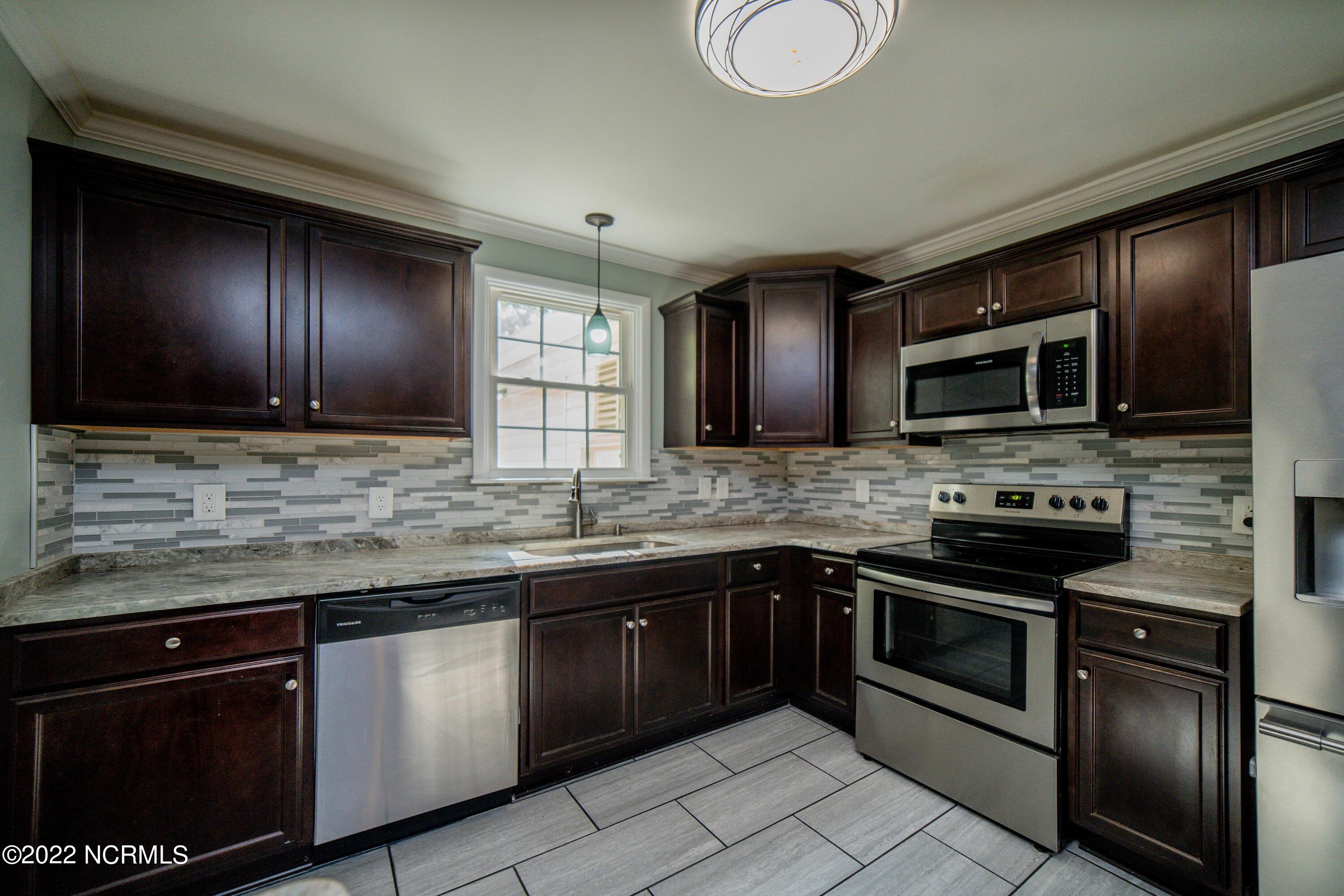1006 Decatur Road Jacksonville, NC 28540 - Photo 15 of 50 SPS09781_fullres