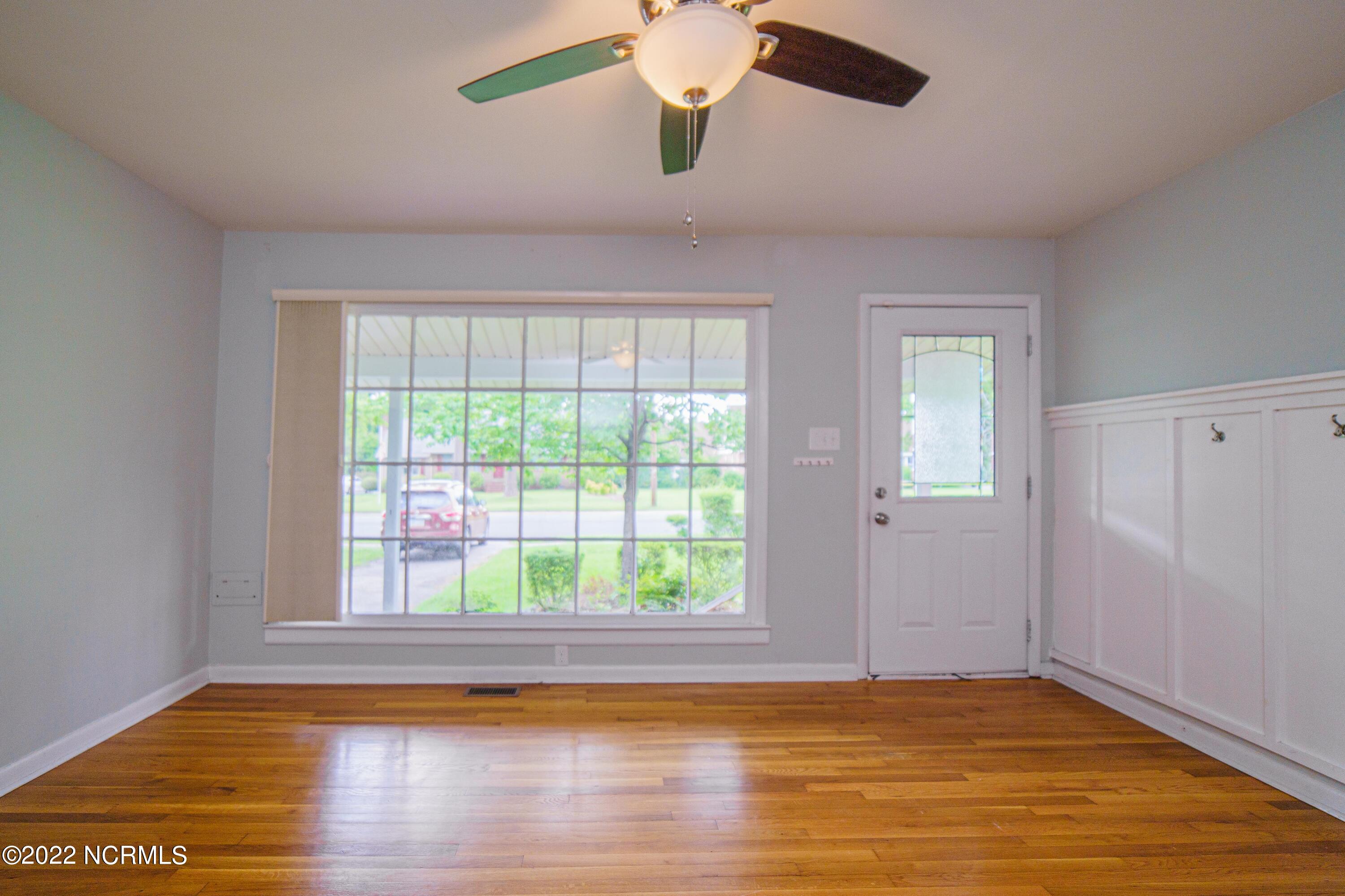 1006 Decatur Road Jacksonville, NC 28540 - Photo 5 of 50 SPS09728-HDR_fullres