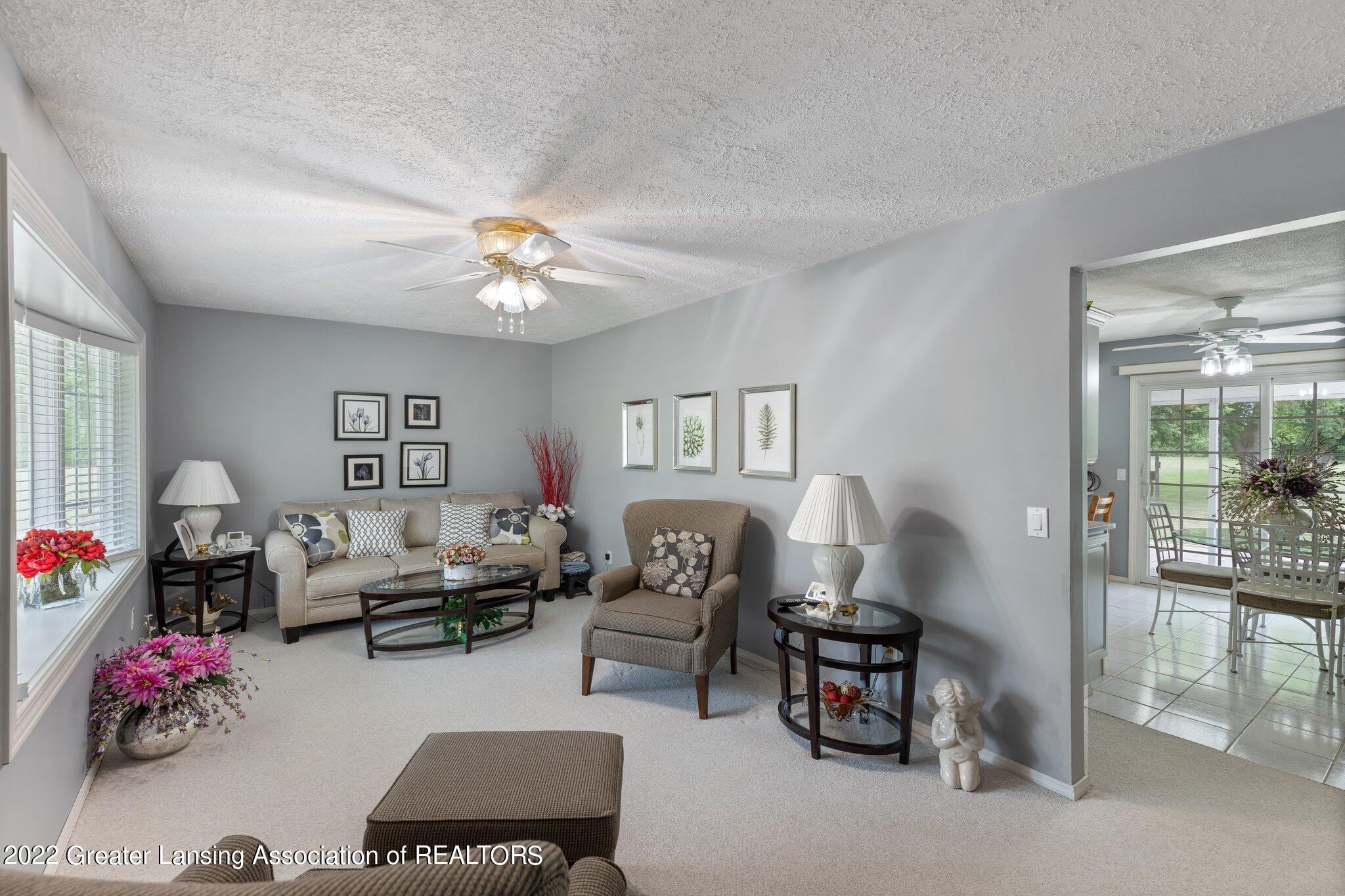99 South Aurelius Road Mason, MI 48854 - Photo 5 of 32 99, front living room