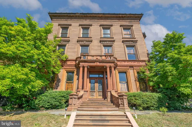 $4,750,000 | 2201 Green Street, Philadelphia, PA 19130