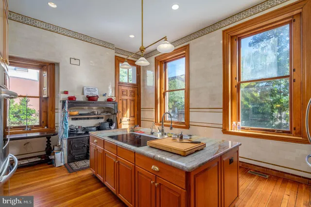 $4,750,000 | 2201 Green Street, Philadelphia, PA 19130