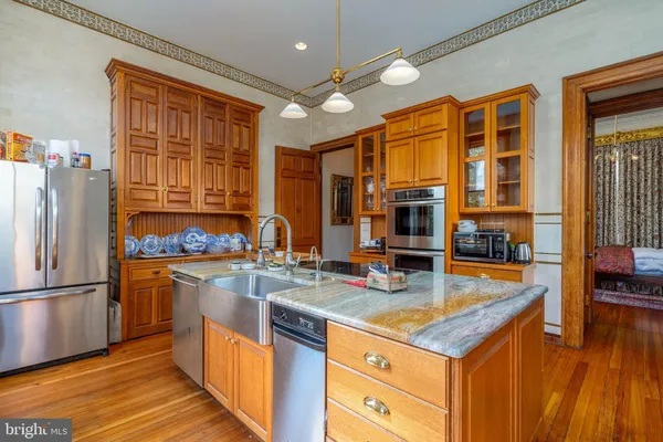 $4,750,000 | 2201 Green Street, Philadelphia, PA 19130